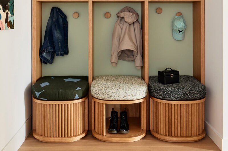 13 Smart Studio Apartment Space Hacks for Entryway Storage